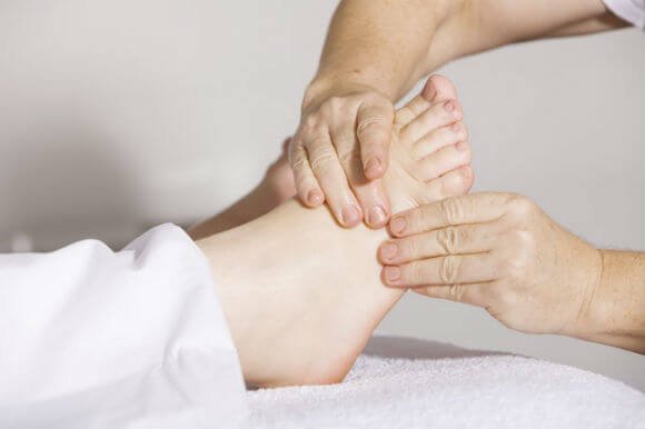 Foot care tips in diabetes hindi जानिए डायबिटीज में पैरों की देखभाल के टिप्स